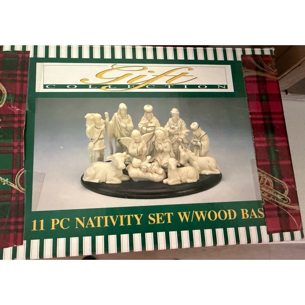 11 PC Nativity Set w/ Wood Base Porcelain Gift Collection Dolgencorp - Vintage